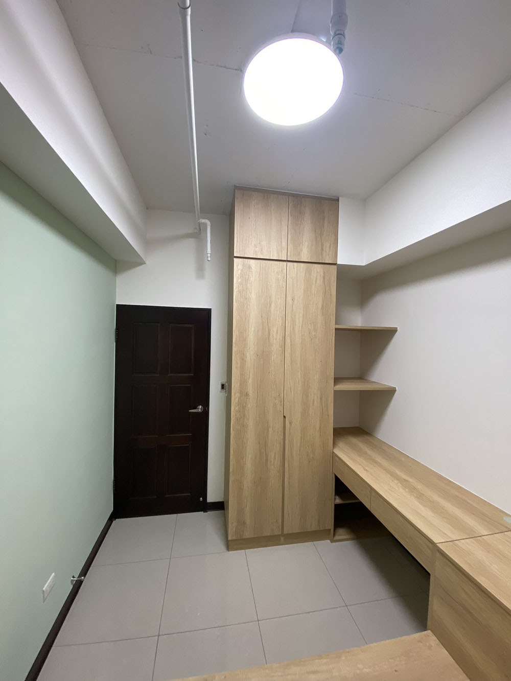 林口案場木皮透明漆施工、牆面跳色施工